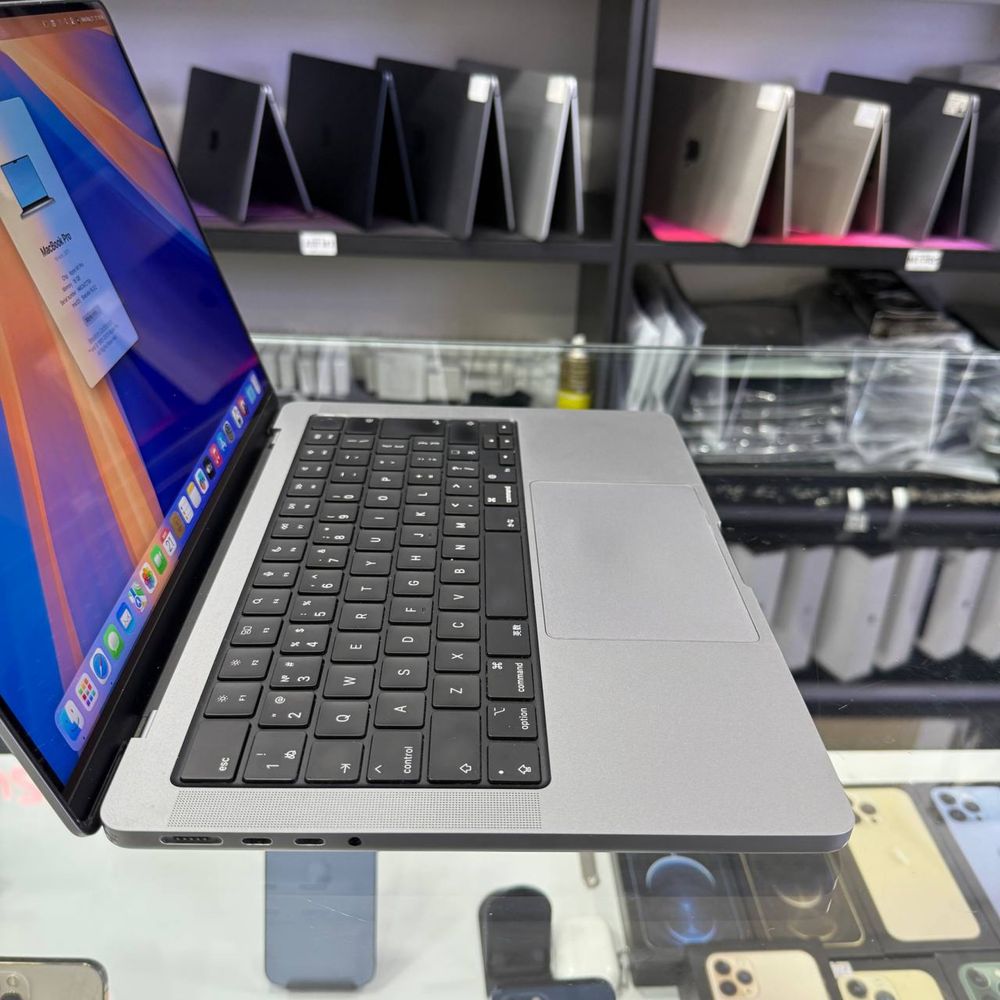 Macbook Pro / M1 Pro / 16 ram / 512 ssd / 145 sikl