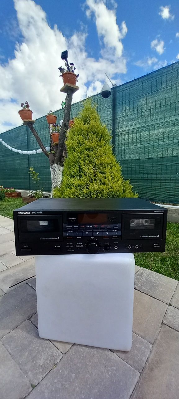 Casetofon deck, Deck Tascam 202mk3