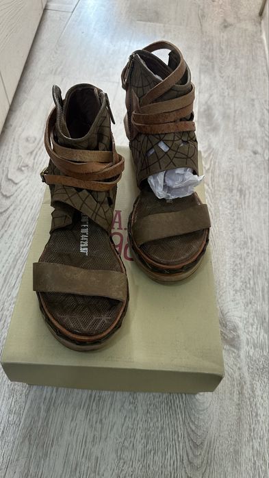 Сандали ручной работы