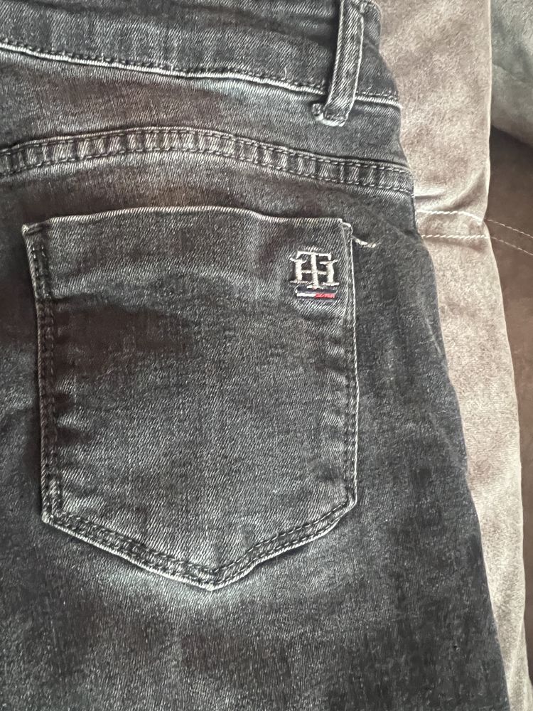 Blugi Tommy Hilfiger