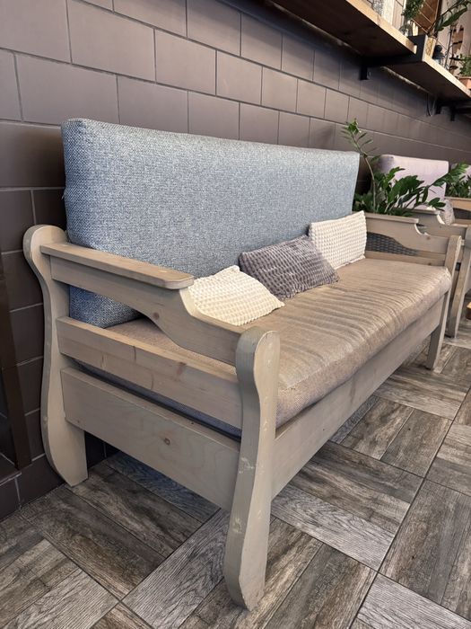 Масивни градински дивани