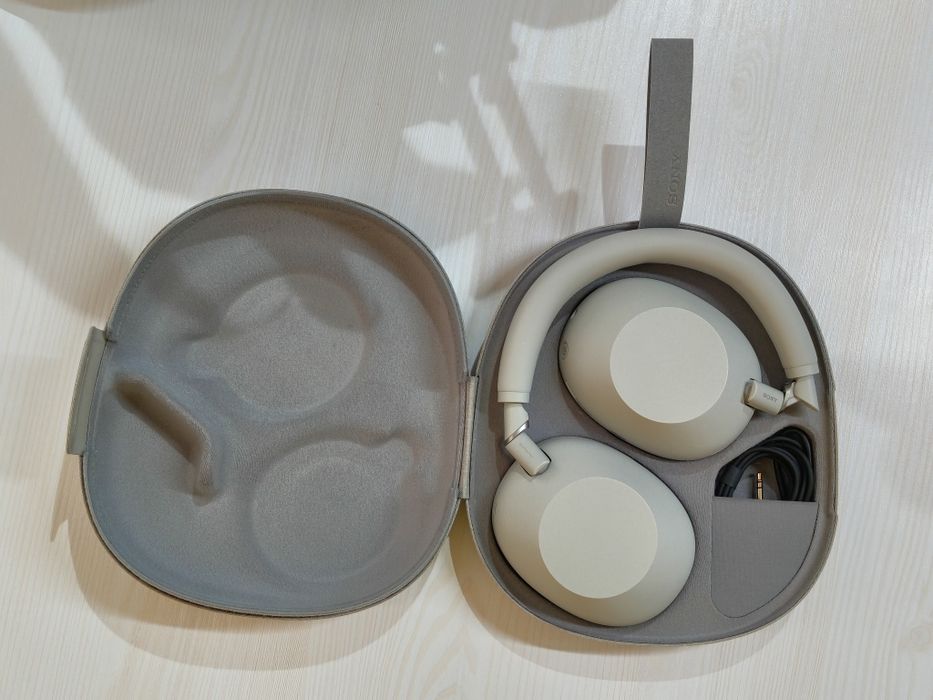 Sony WH-1000XM6 + 2 подарка