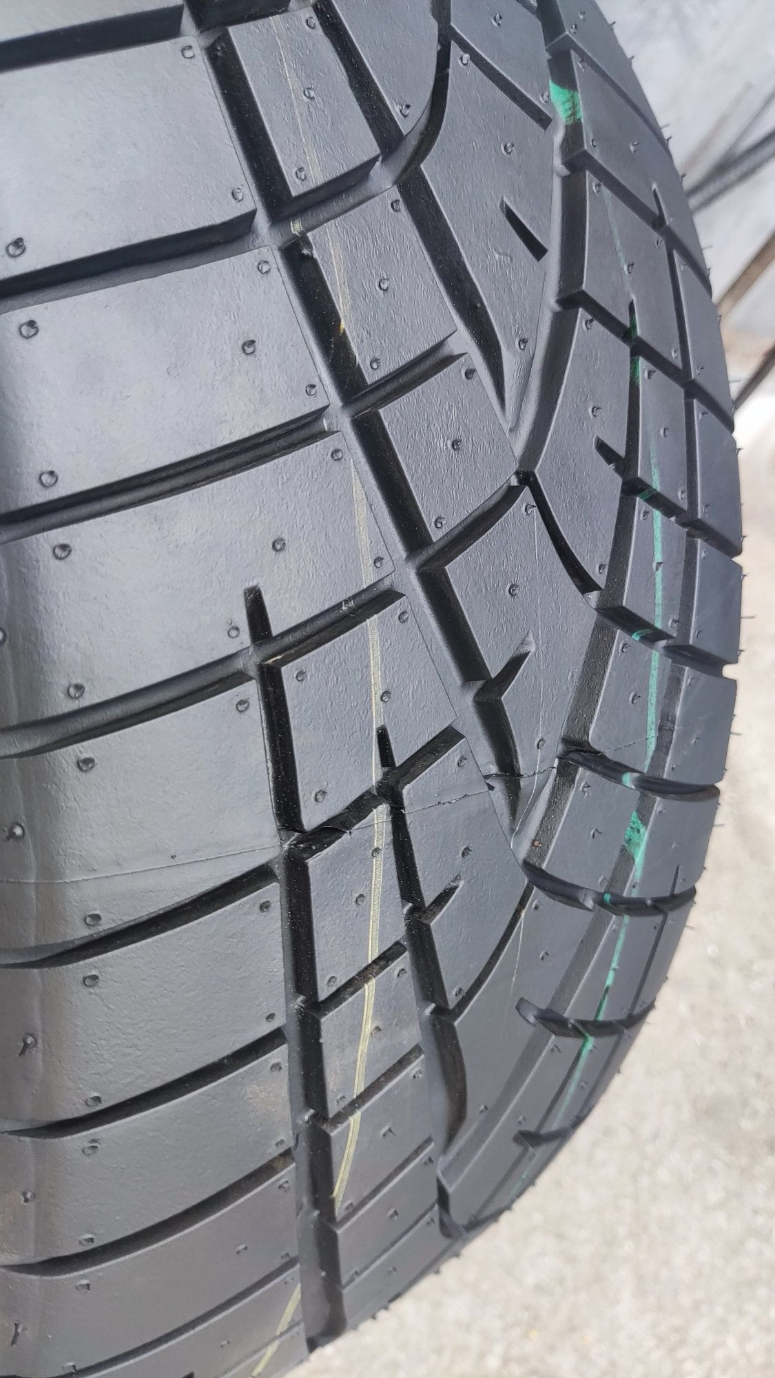 1бр. лятна гума 195/50/15 Toyo Proxes R1-R
7.7mm
Много добро състояние