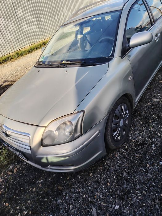 Vând Toyota Avensis 2.0