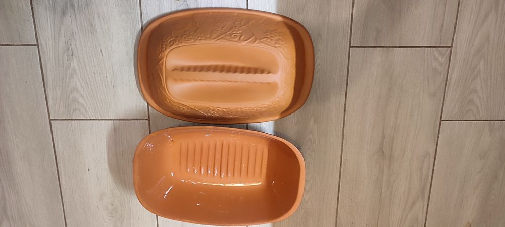 Oala de lut pentru cuptor, nouă, cu capac
