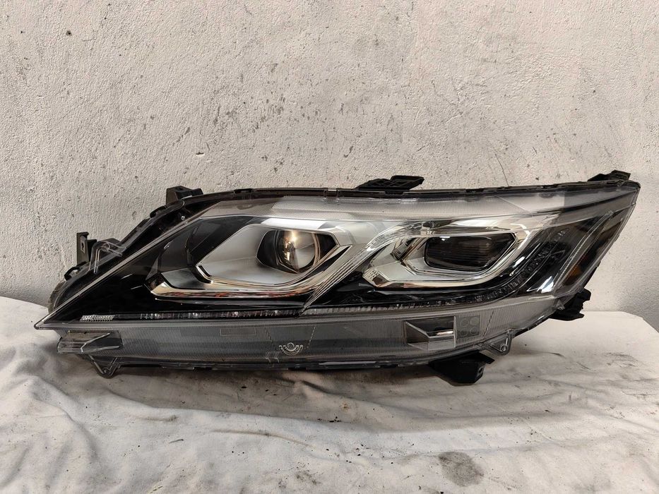 Оригинален фар  Mitsubishi Eclipse Cross Full Led