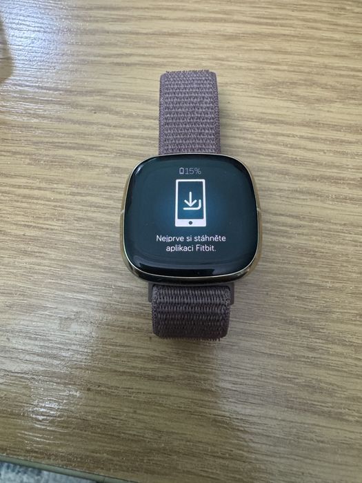 Часы Fitbit sense