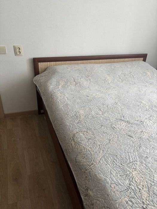 Продам спальный гарнитур
