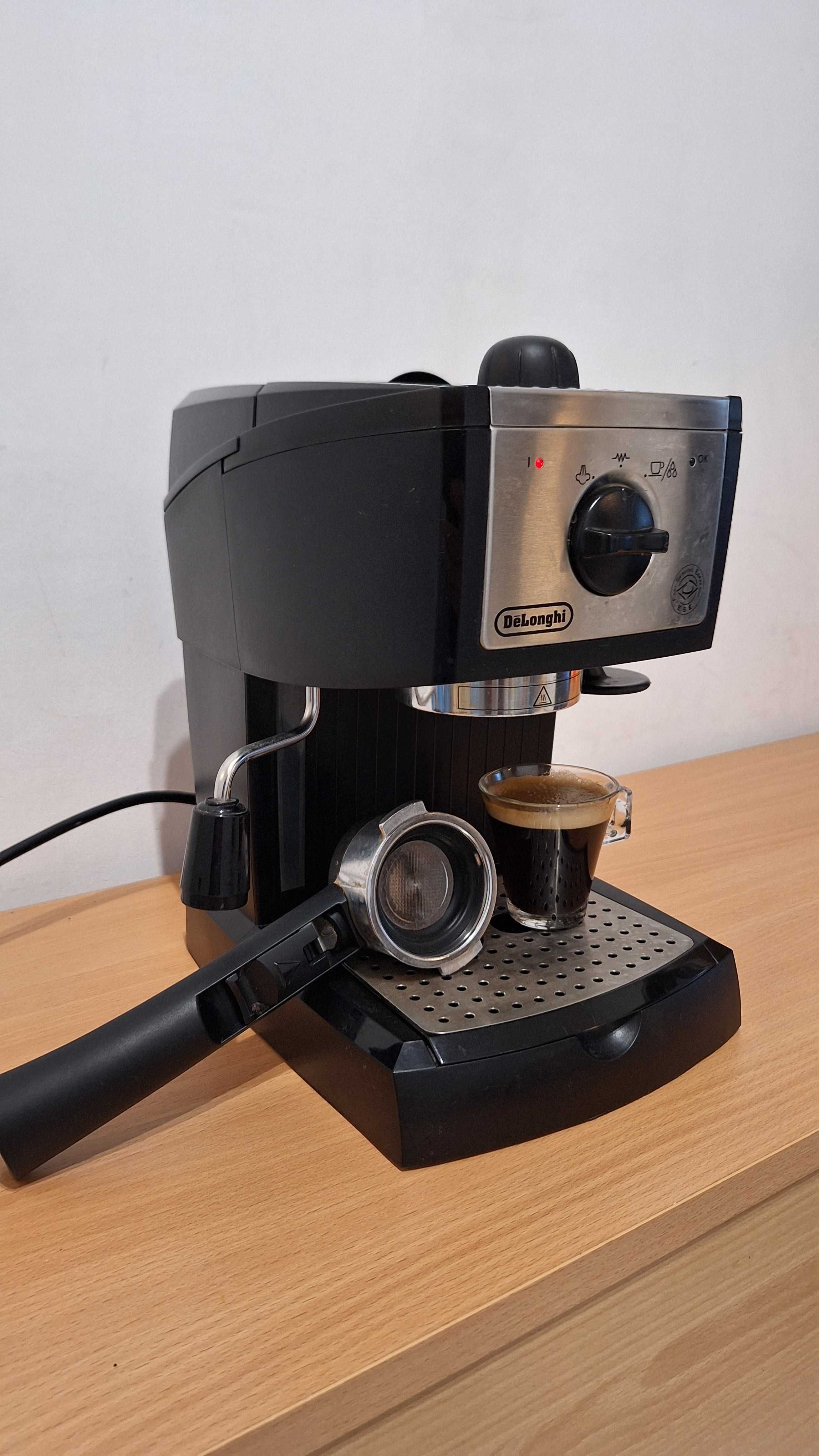 Кафемашина Делонги Delonghi ec156 b