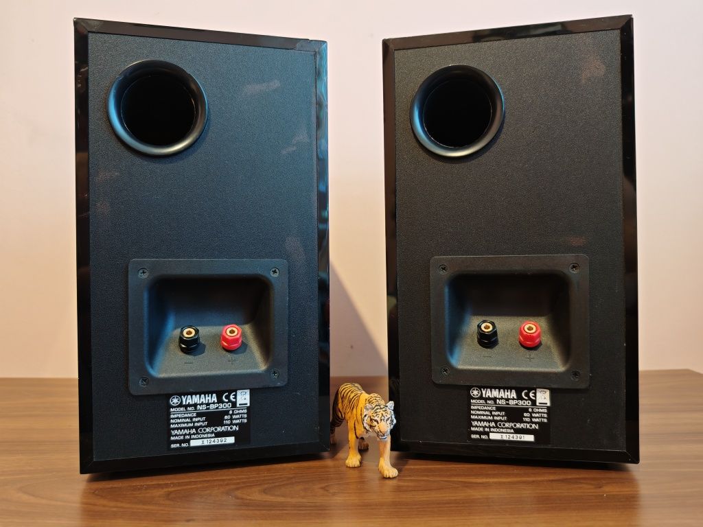 Yamaha NS-BP300. Super boxe de raft. Sunet cristal. Preț fix !