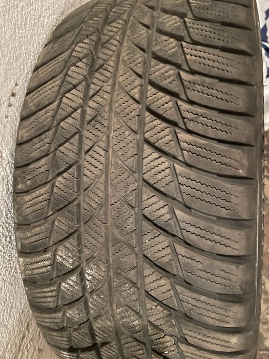Зимни гуми 225/40/18