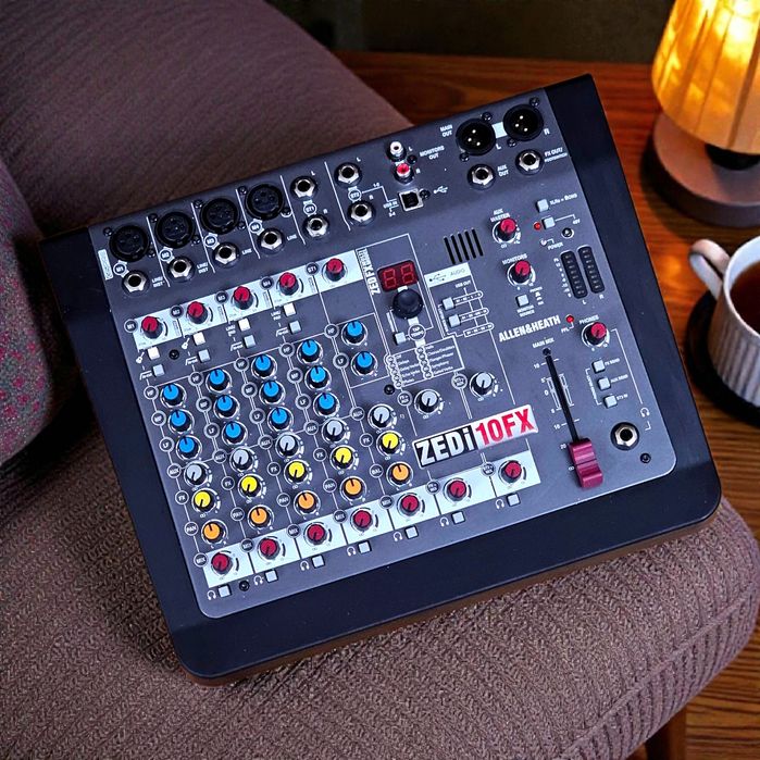 Пассивный микшерный пульт ALLEN&HEATH ZEDi-10FX