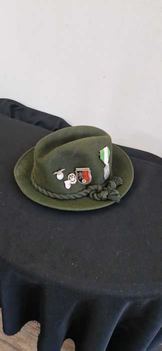 Palarie vânătoare insigne