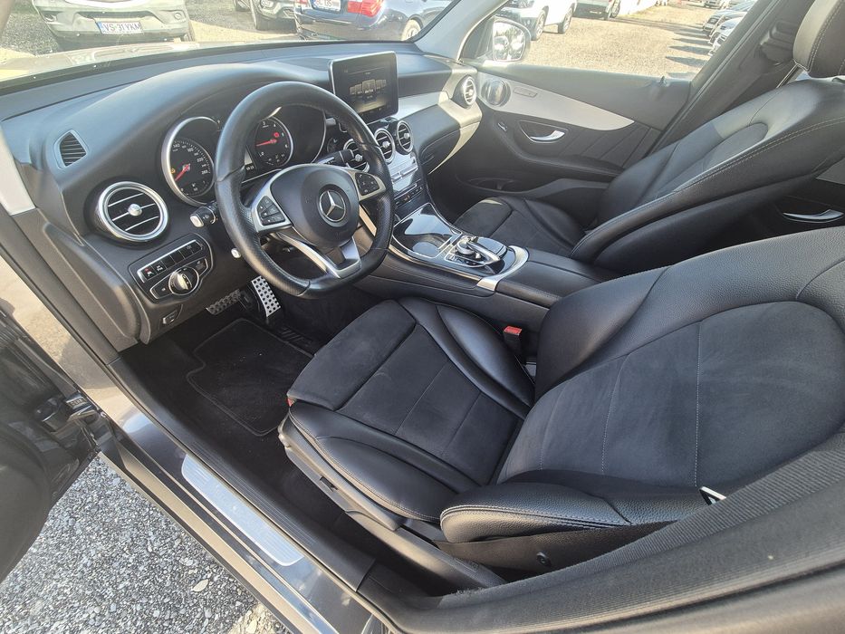 MERCEDES-BENZ GLC 220 CDI 4 Matic / Trapa Panoramica / Led / Navigație