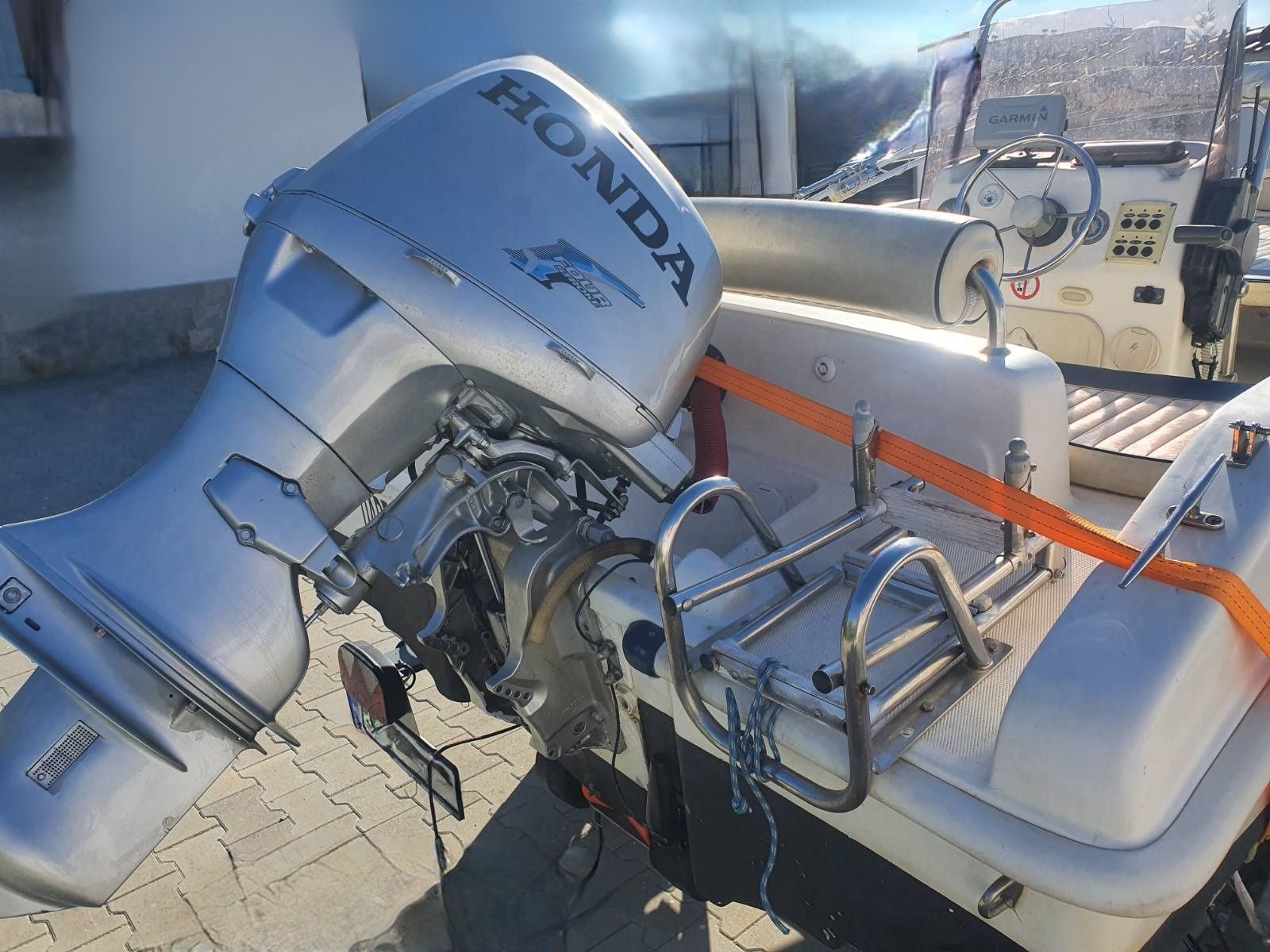 Лодка с двигател Honda 50к.с Beluga 430
