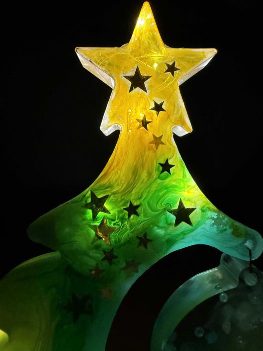 Ръчно изработена светеща коледна елха за декорация