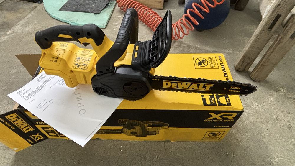 Резачка за дърва Dewalt