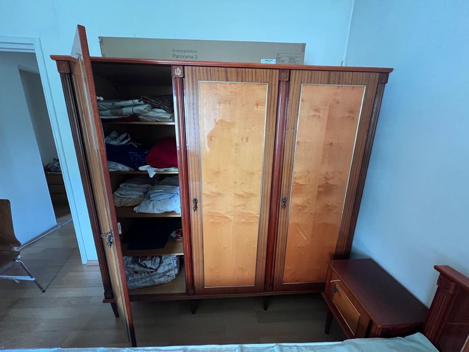 Dormitor lemn lacuit