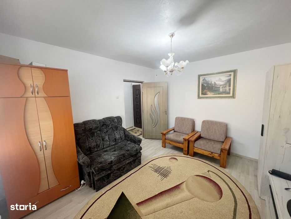 Garsoniera decomandata, Centru