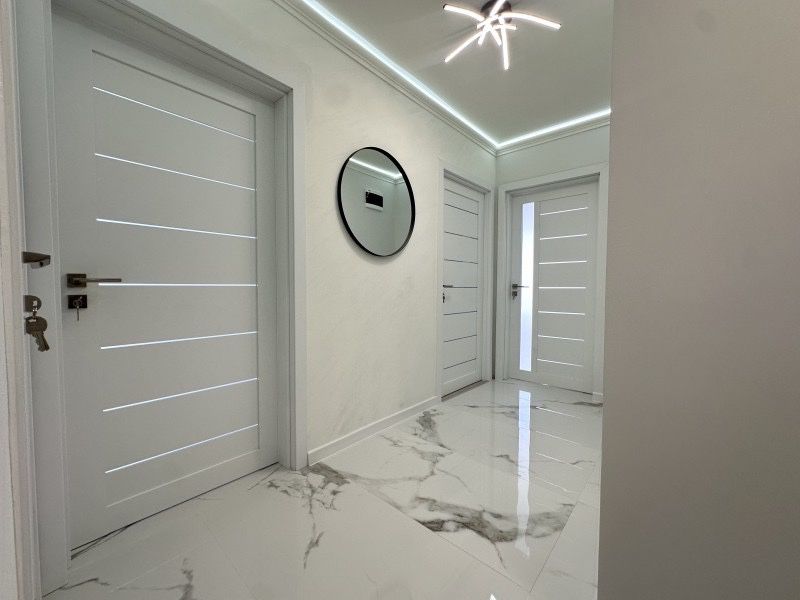 Дизайнерски 3- стаен апартамент Кръстова Вада