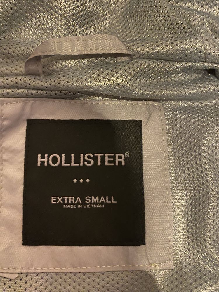 Foită Hollister