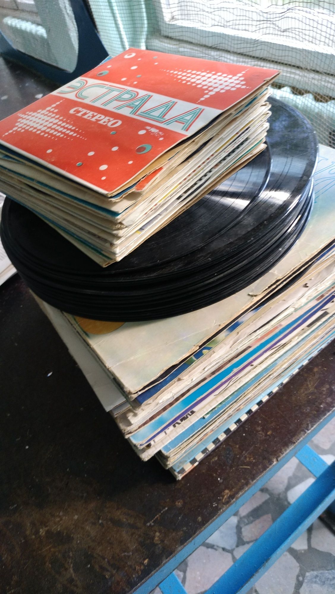 Ретро музыка винтажные диски коллекция
