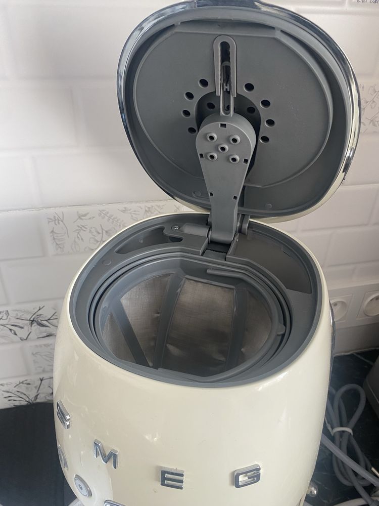 Кофеварка SMEG в отличном состоянии