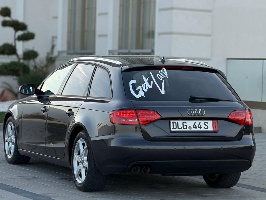 Audi A4 B8 S-line 2011  2.0 TDI 170 CP euro 5 adus azi