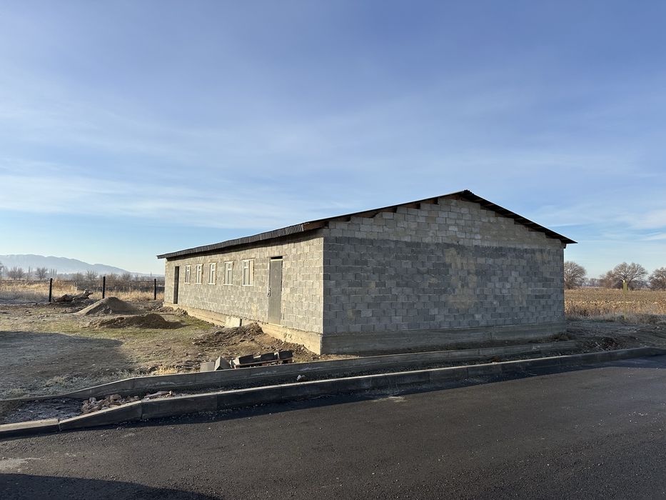 ҮЙ+БИЗНЕС ҒИМАРАТЫ 10 сотық жерде бір бағаға.