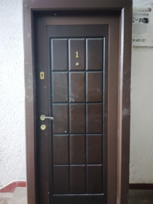 Ușă metalică de apartament