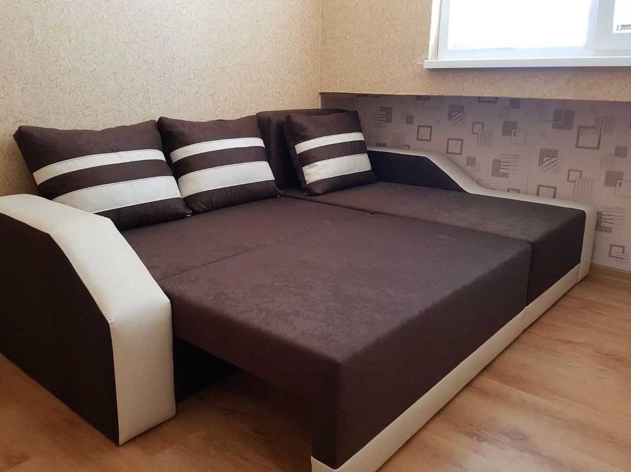 Дава се под наем Двустаен апартамент в Враца, Център - 58 кв.м за 275.4 € - Снимка #1