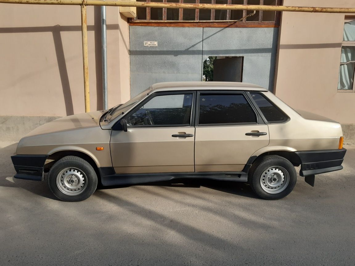 Lada21099 sotiladi