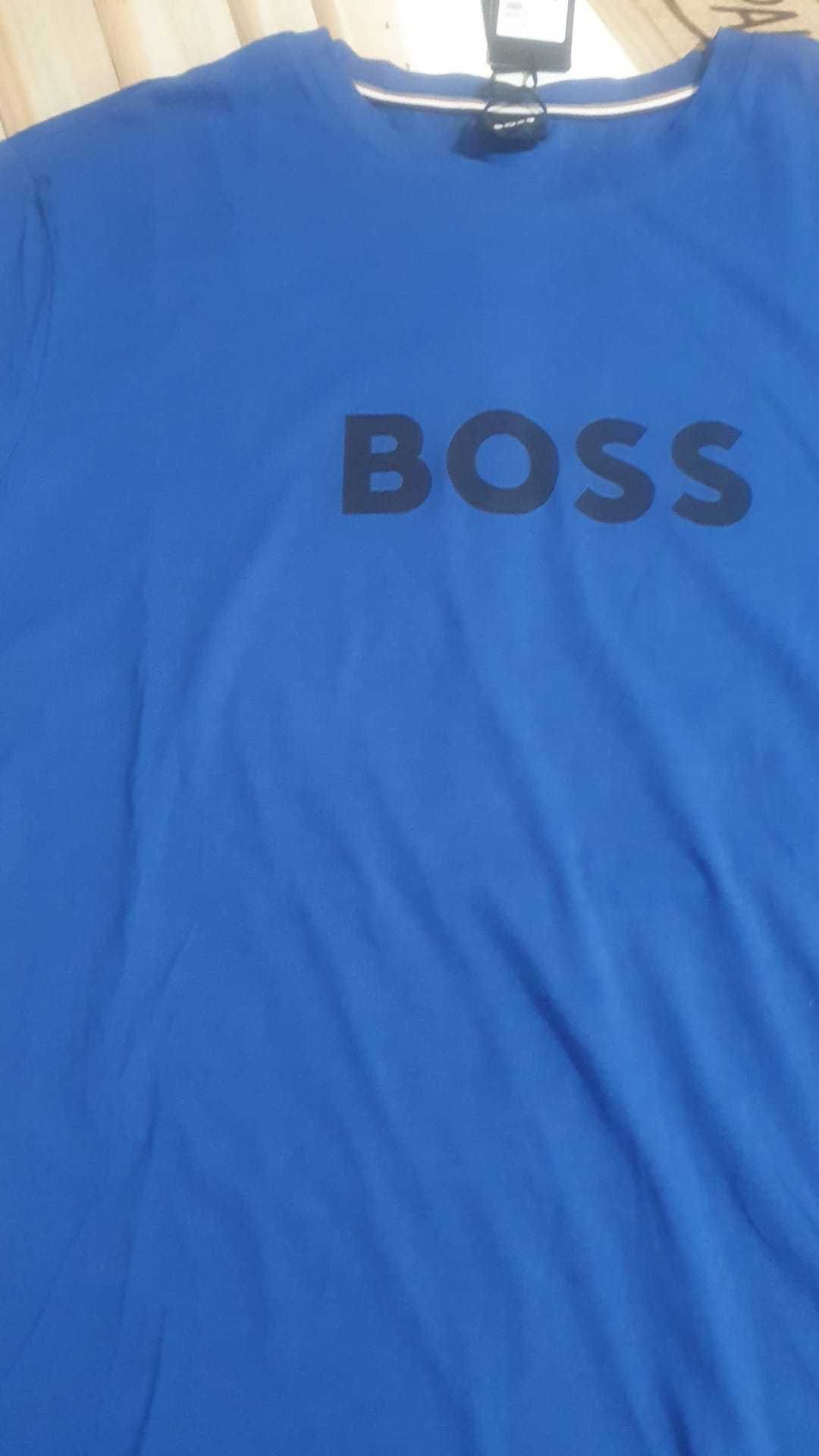Vand tricou barbati Hugo Boss masura XL si XXL original cu eticheta.