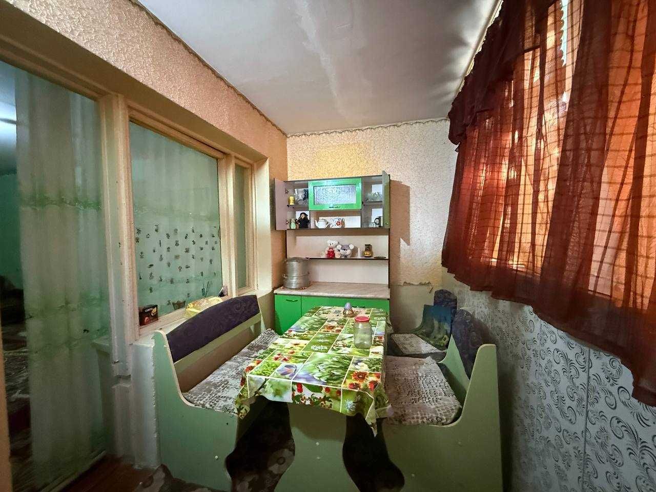 BUXORODA xonadon kvartira uy sotiladi 2 xonali 60m² 1-qavat.