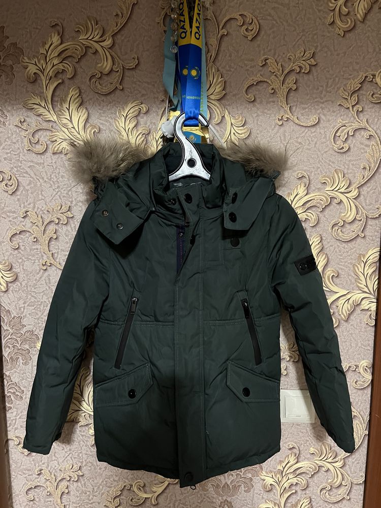 Куртка зимняя на мальчика 7- 8 лет