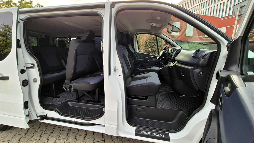 Opel Vivaro An 2017 8+1 Locuri Model Extra Lung Trafic