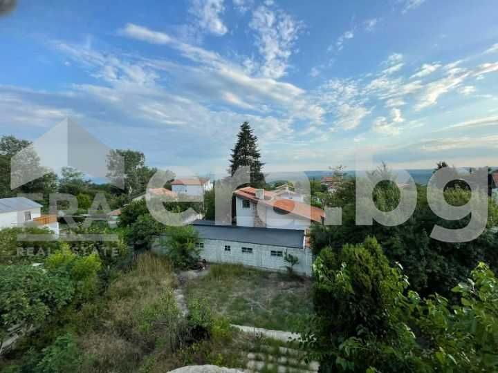 Продавам Триетажна къща с морска панорама