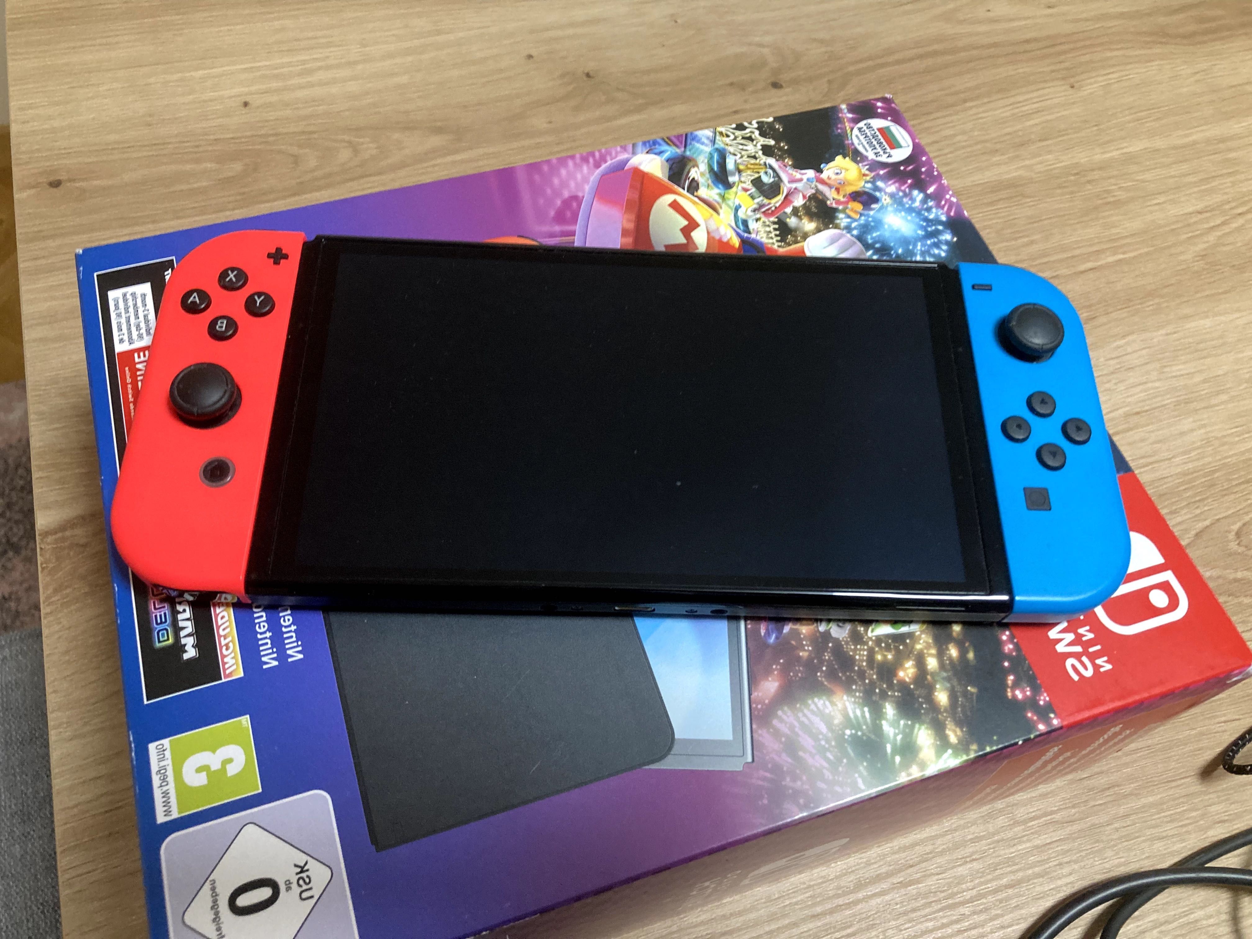 Nintendo Switch OLED - Neon Red & Neon Blue + Mario Kart 8