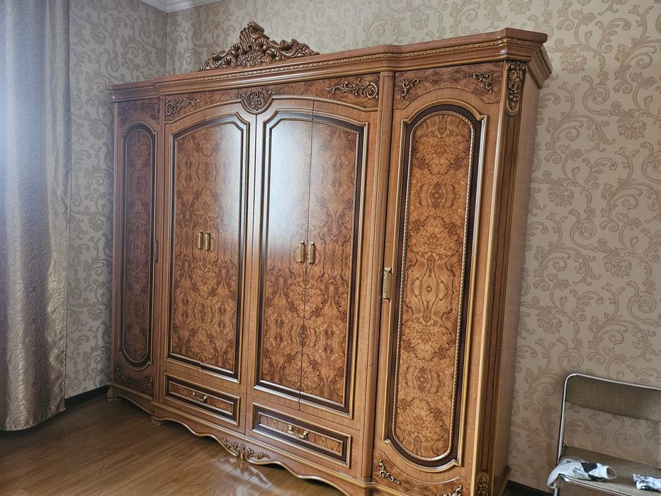 Спальный гарнитур