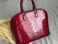 Geanta rosie lucioasa Louis vuitton rosu burgundy mare