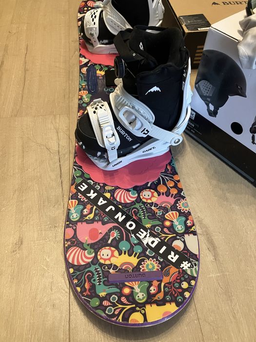 Placa snowboard Burton Chicklet + Boots Burton BOA + Casca + Ochelari