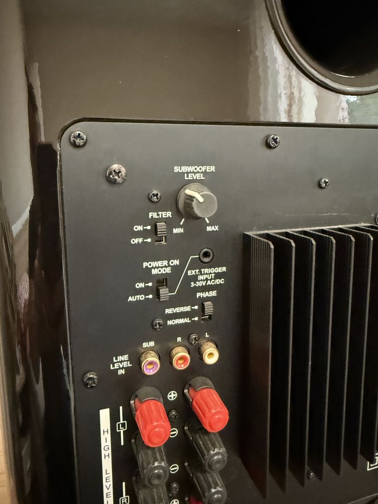 Harman Kardon 10” subwoofer SUB-TS7 черен пияно лак