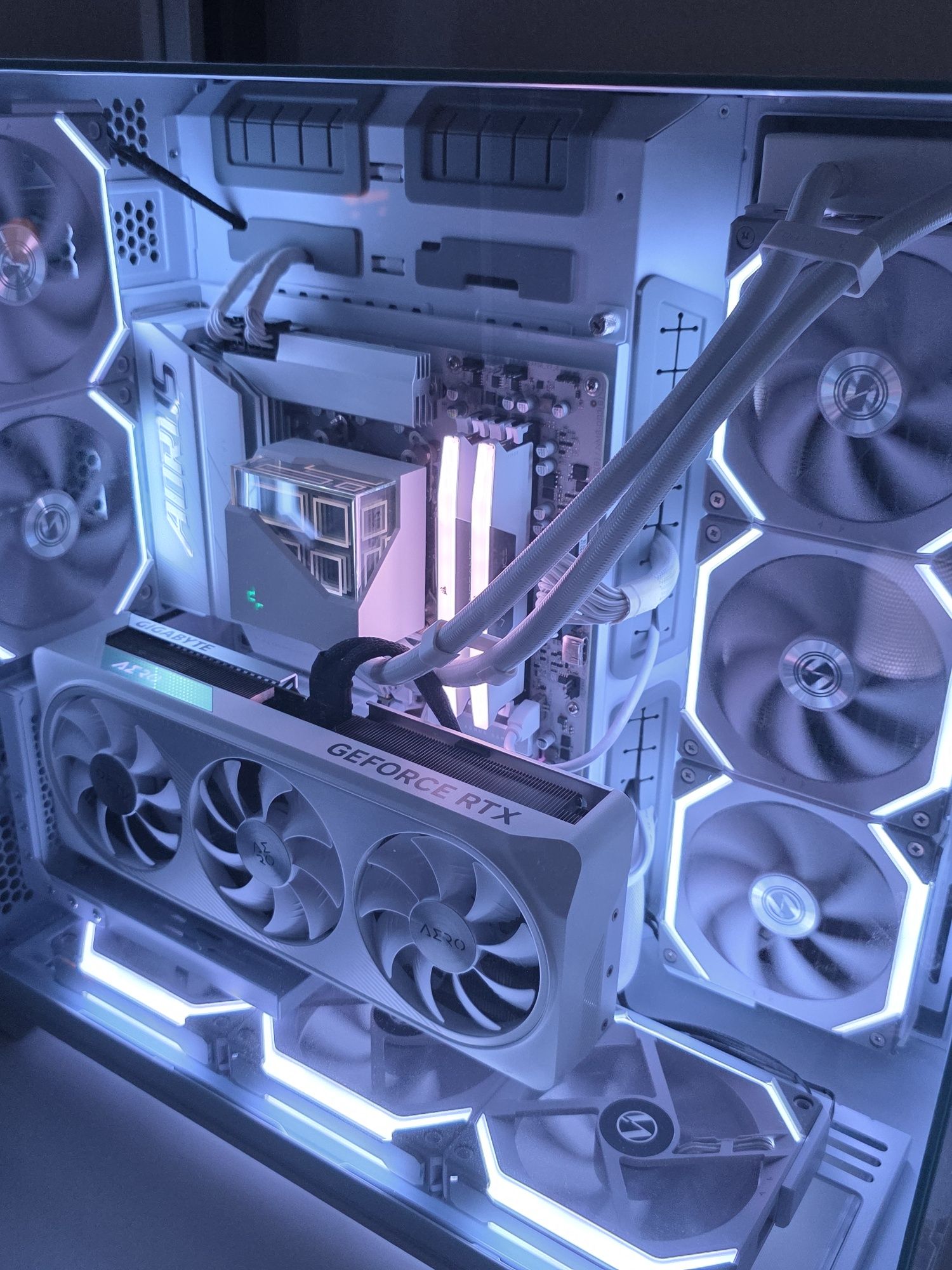 Calculator puternic care duce orice joc cu ryzen 9 si rtx 4070