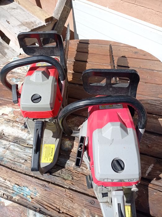 De vânzare două Drujbe