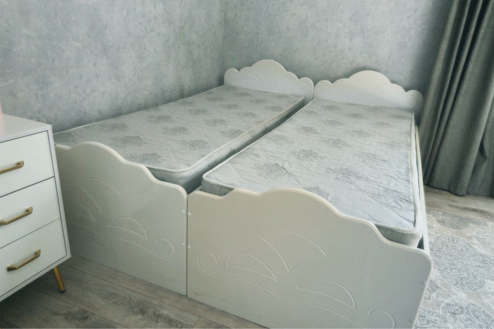 Кровать с матрасом 80*200. Б/у. Цена за один кровать 30.000