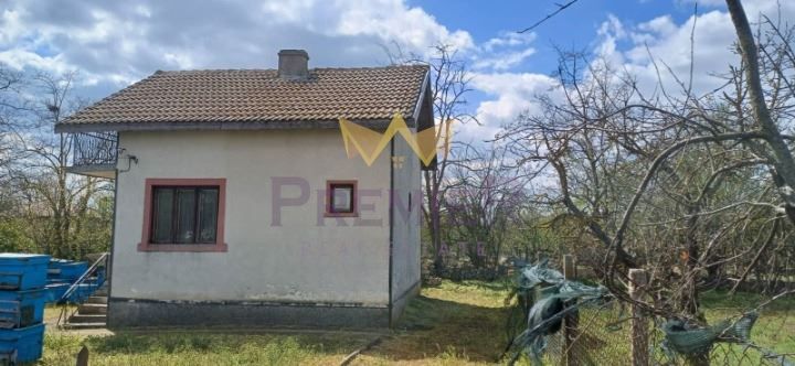 Къща в Варна, област-с.Ветрино площ 100 цена 78000