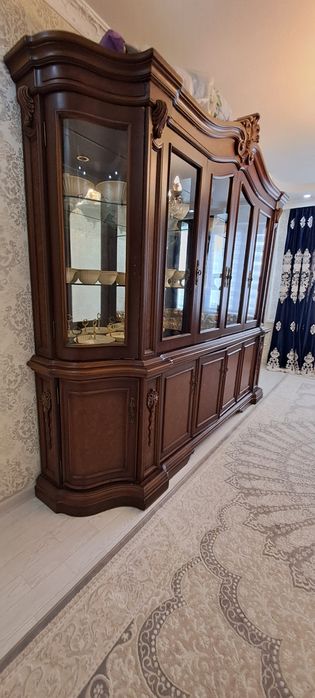 Сервант в отличном состоянии
