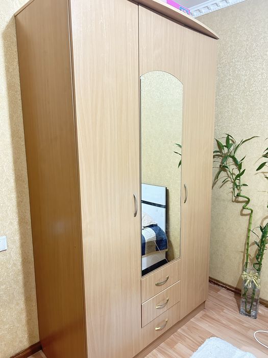 Продам шкаф в отличном состоянии. Срочно! Торг есть!