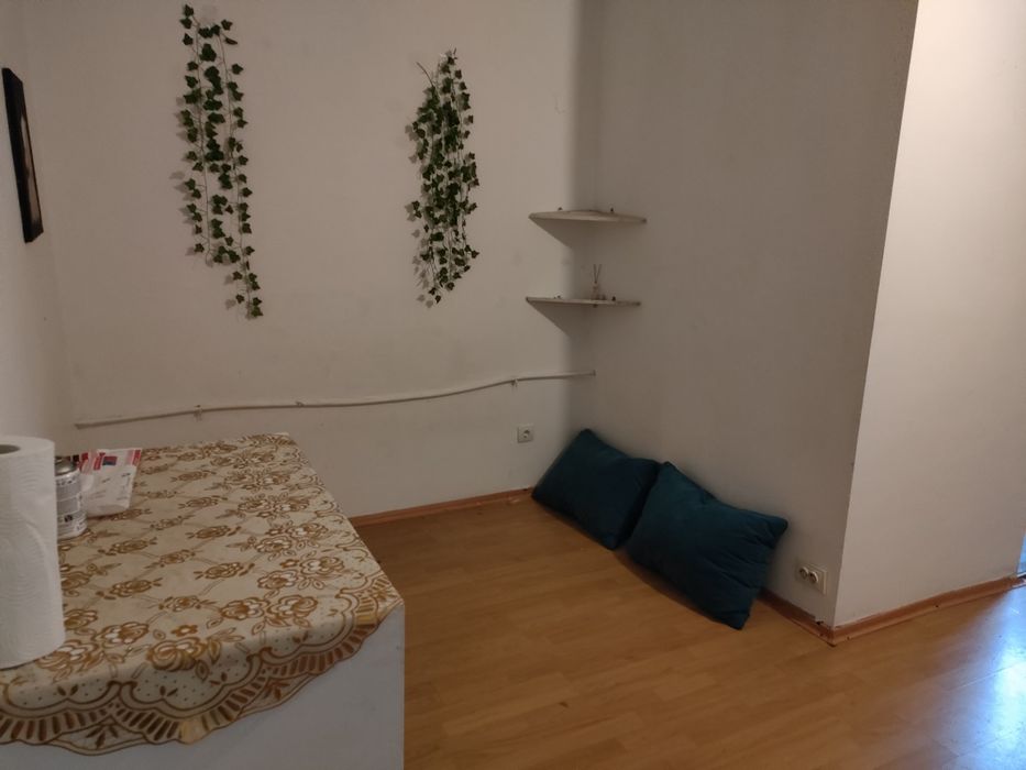 Garsoniera de vânzare!