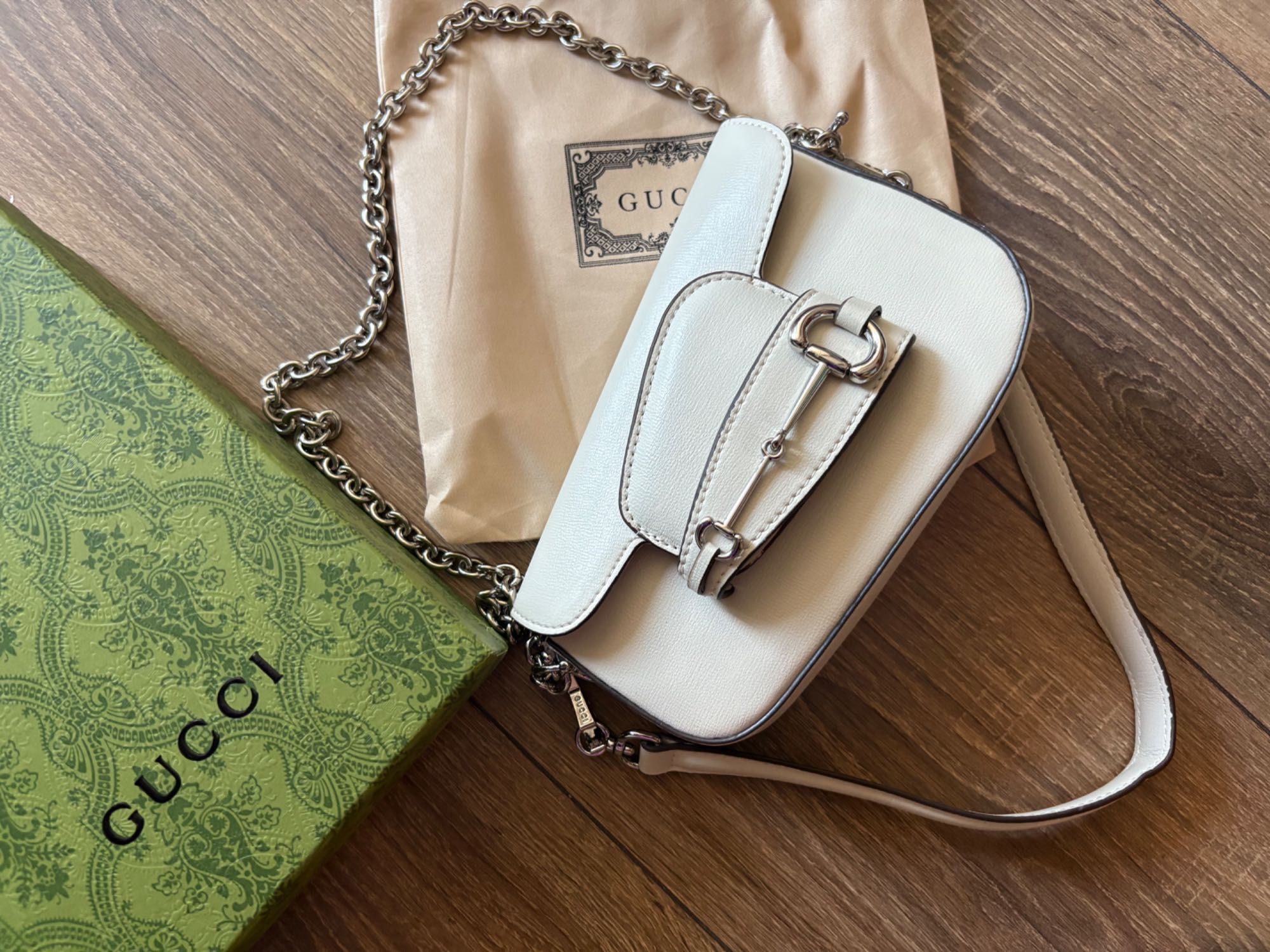 Луксозна дамска бяла чанта GUCCI 12.5x 19.5x 6cm